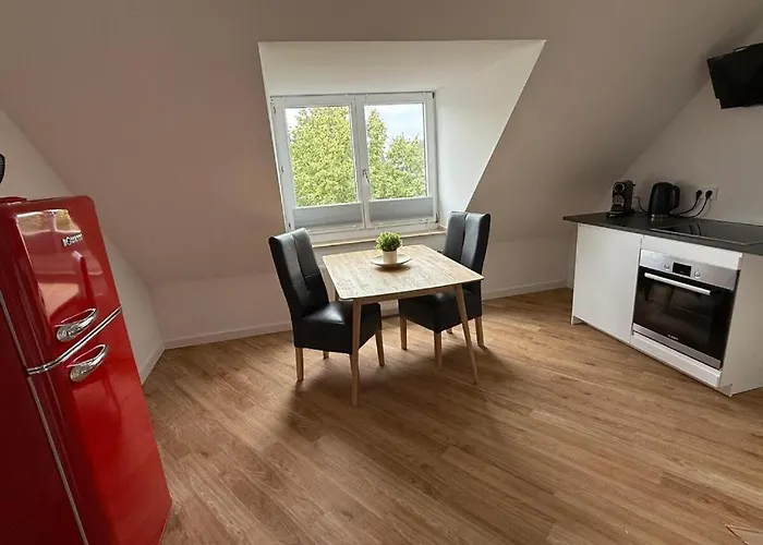 公寓 Grosszuegiges Am Pulheimer Marktplatz 普尔海姆